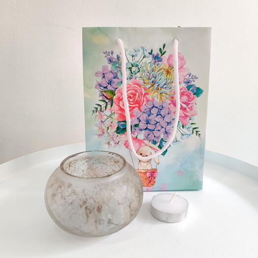 Подсвечник и свеча