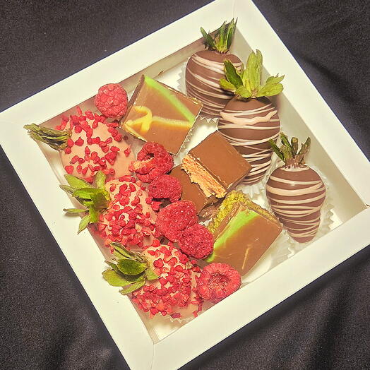 Ассорти дубайский шоколад и клубника в шоколаде 🍓