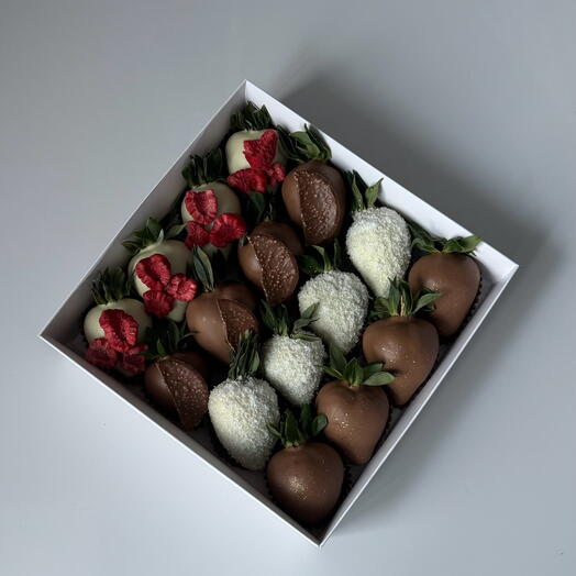 Клубника в шоколаде 16 шт на день рождения
