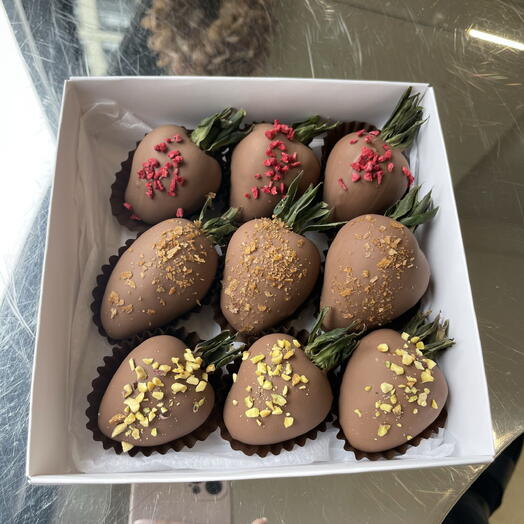 Клубника в шоколаде 9 шт