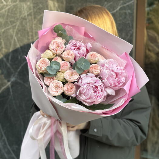 Пионы и кустовые розы