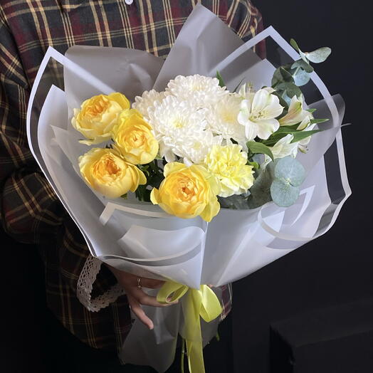 Сборный букет-комплимент с яркими весенними цветами🌼