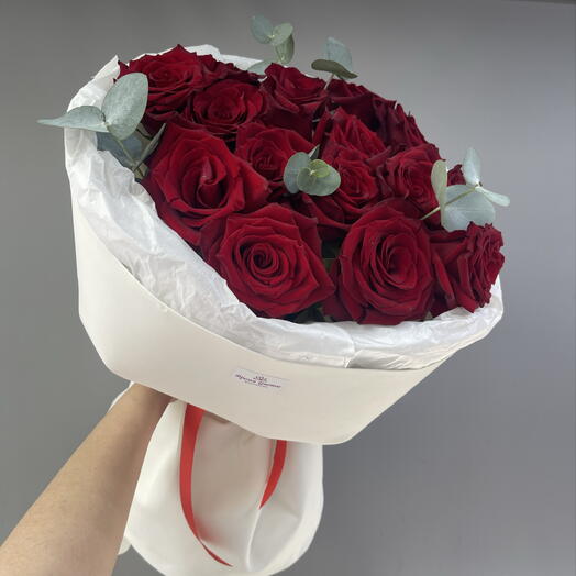Моно букет из красных роз