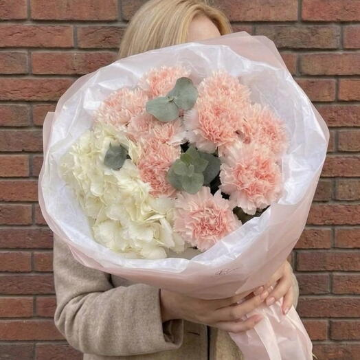 Воздушный букет с гортензией и диантусами🌸