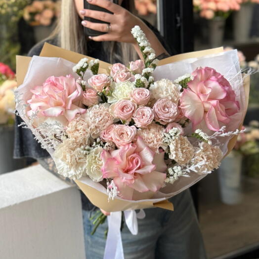 Soft Garden — нежный букет в садовом стиле B01