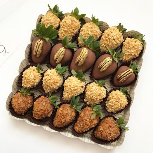 Golden Pecan   Crunch Strawberry Collection (20 pcs)