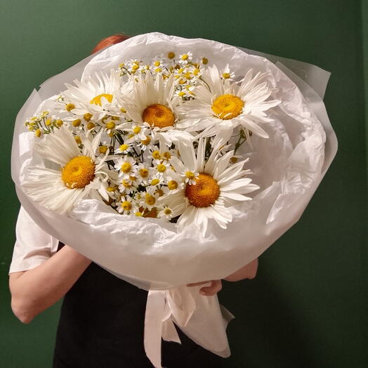 Букет с ромашками и с танацетумом