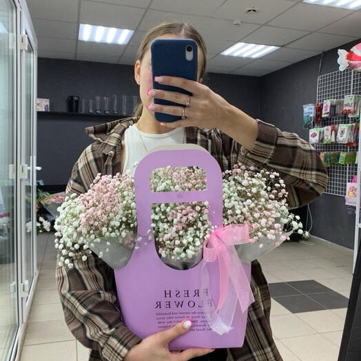 Нежная гипсофила в модной сумочке☁️