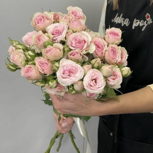 Букет из 5 кустовых роз