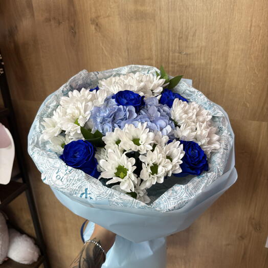 Букет с эксклюзивными синими розами