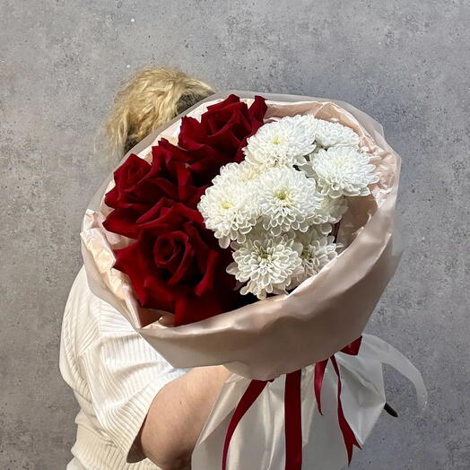 Букет/ алая роза 🌹 и хризантема кустовая