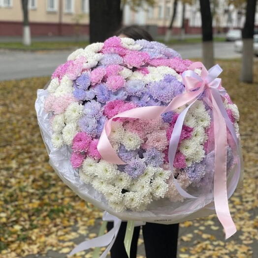 Букет разноцветных хризантем огромный