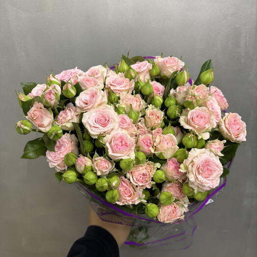 Пачка из 10 кустовых роз Аэробик 40 см