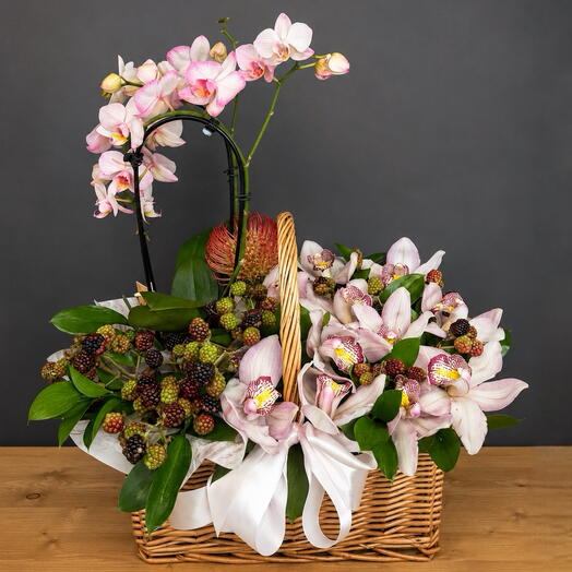 Подарочная корзина «Orchid Berry»