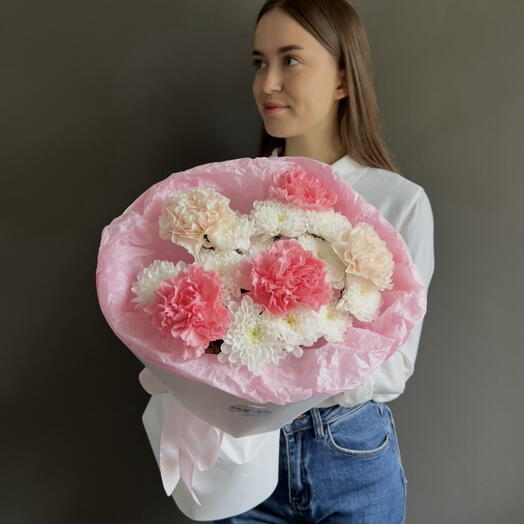 Яркий букет с диантусами