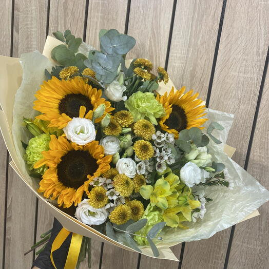 Букет с Подсолнухами , Лизиантусами и Хризантемой 🌻