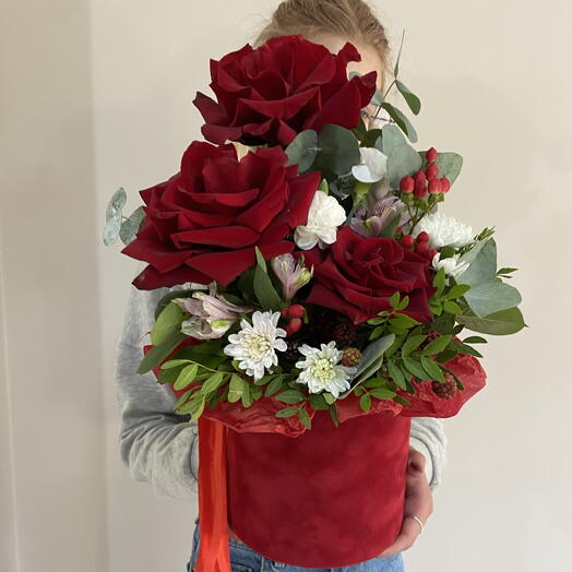 Цветы в коробке Бордо