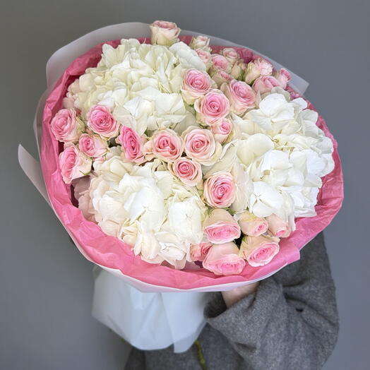гортензии и кустовые розы «cotton rose»