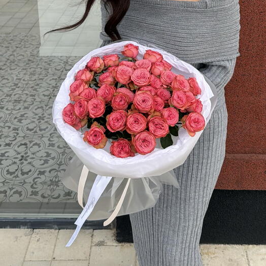 Букет от цветочного дома «Тиффани» кустовая роза Хави 13 веток
 ЖК «Архитектор»