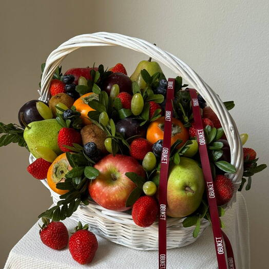 Фруктовая корзина «Ягодное ассорти» 🍇