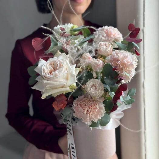 Композиция в шляпной коробке 603