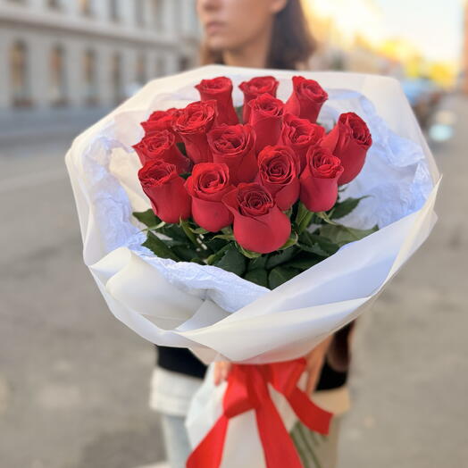 Букет из 15 красных роз