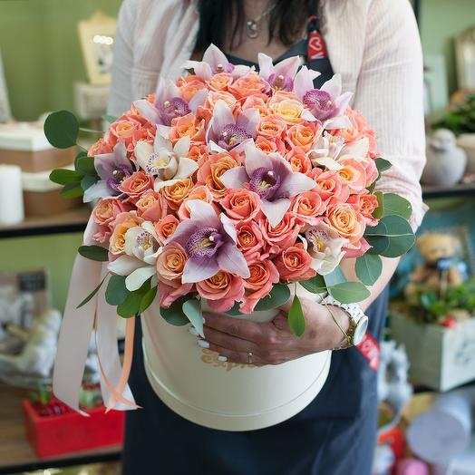 Hat Box con flores " belleza Persa"