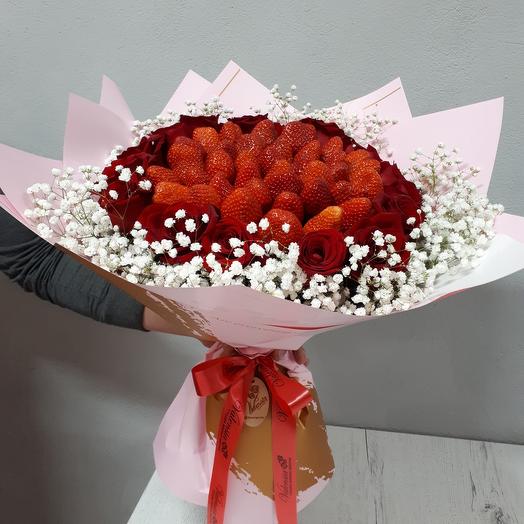 Клубника с розами
