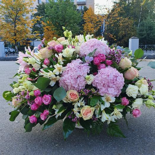 Корзина с цветами