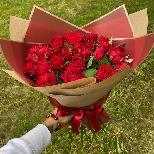 25 kenyan roses
