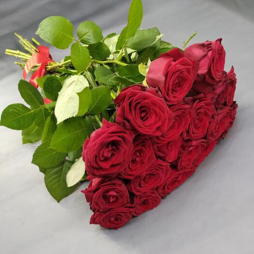 Букет из Красных роз 19 шт