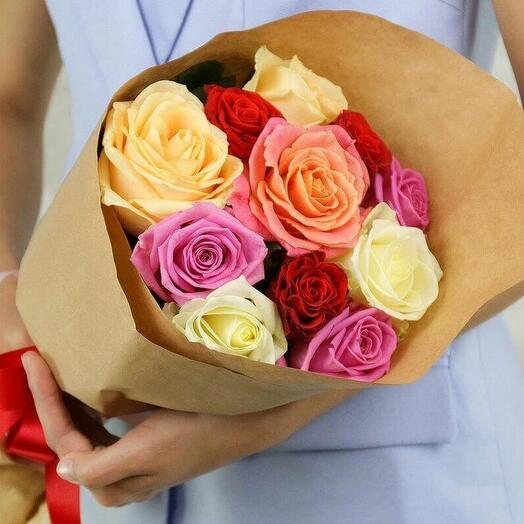 Mix of 11 roses