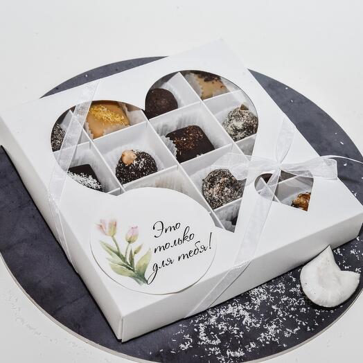 Set of author's candies, 16 pieces