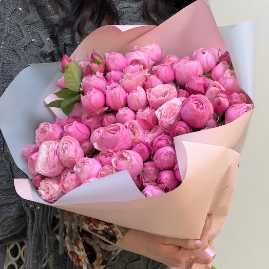 Bouquet of 19 peony-shaped pink roses
