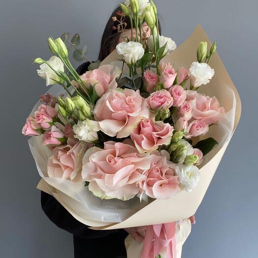 Пышный сборный букет