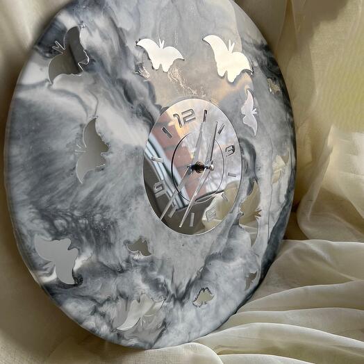 Часы из эпоксидной смолы