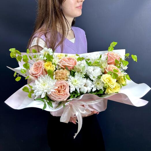 Flower arrangement with peony roses and cotton😍