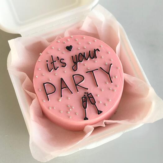 Bento cake is Your Party for a bachelorette party or a friend's birthday