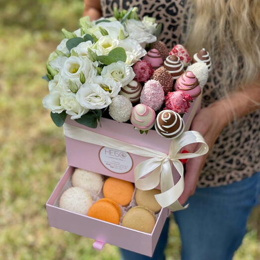 Joyero pequeño con fresas y flores Berry mood eustoma