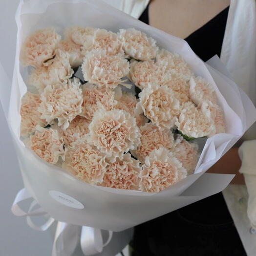 Cream dianthus bouquet