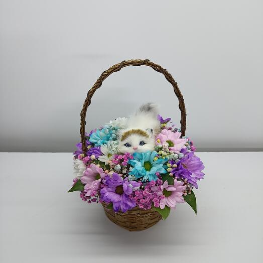 Flower arrangement Cat in a basket 2.0