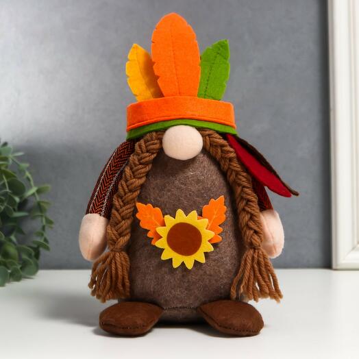 Interior doll "Granny in an Indian headdress"