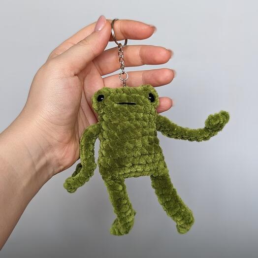 Брелок ручной работы - зелёная длинноногая лягушка Leggy Froggy