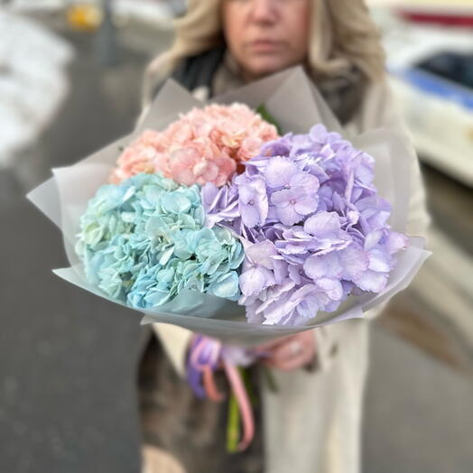 Букет из гортензиями микс