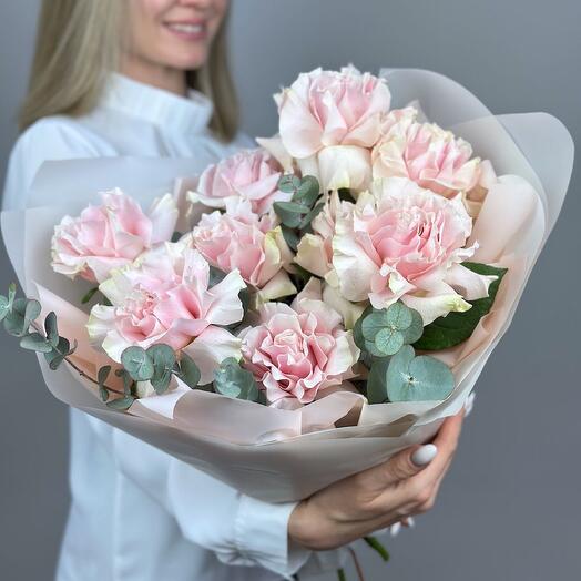 Ramo de rosas francesas con eucalipto 9pcs L1099