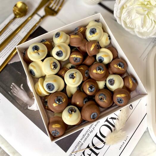 Blueberries in double chocolate