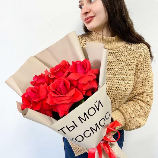 Букет из роз премиальных алых мой космос