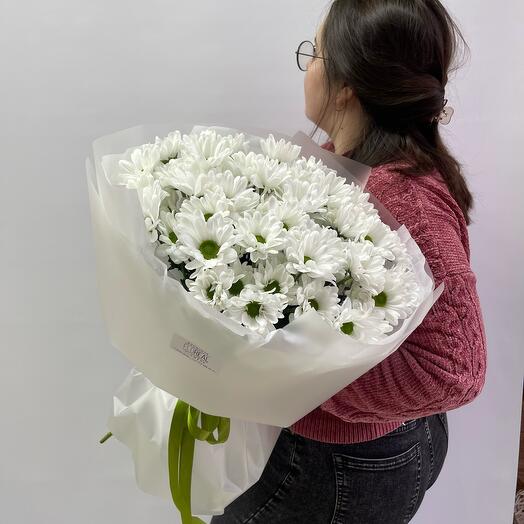 Букет Lola из 9 белых кустовых ромашек (хризантем)