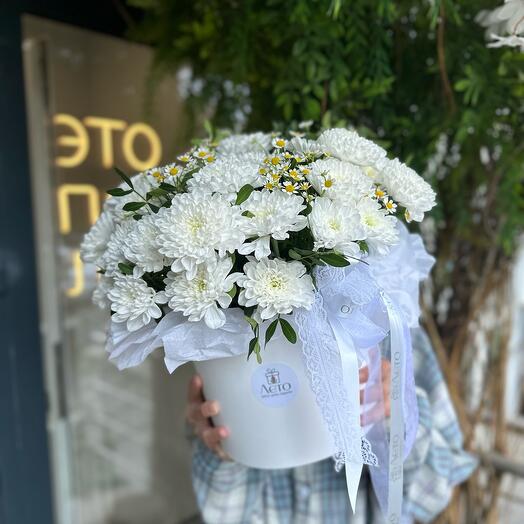 Цветы в большой коробке с хризантемами и ромашками 💛Поцелуй солнца