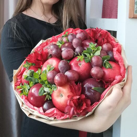 Красный бархат (букет из фруктов )